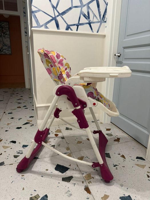 Стульчик для кормления ребенка