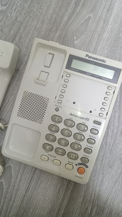 Телефон стационарный сотилади