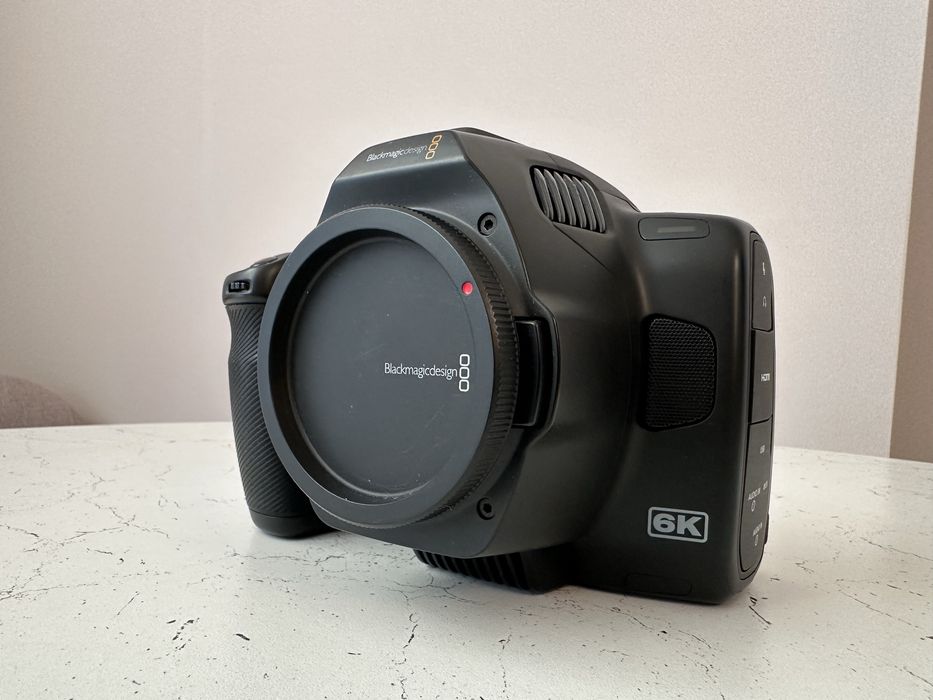 Blackmagic Pocket Cinema Camera 6K Pro