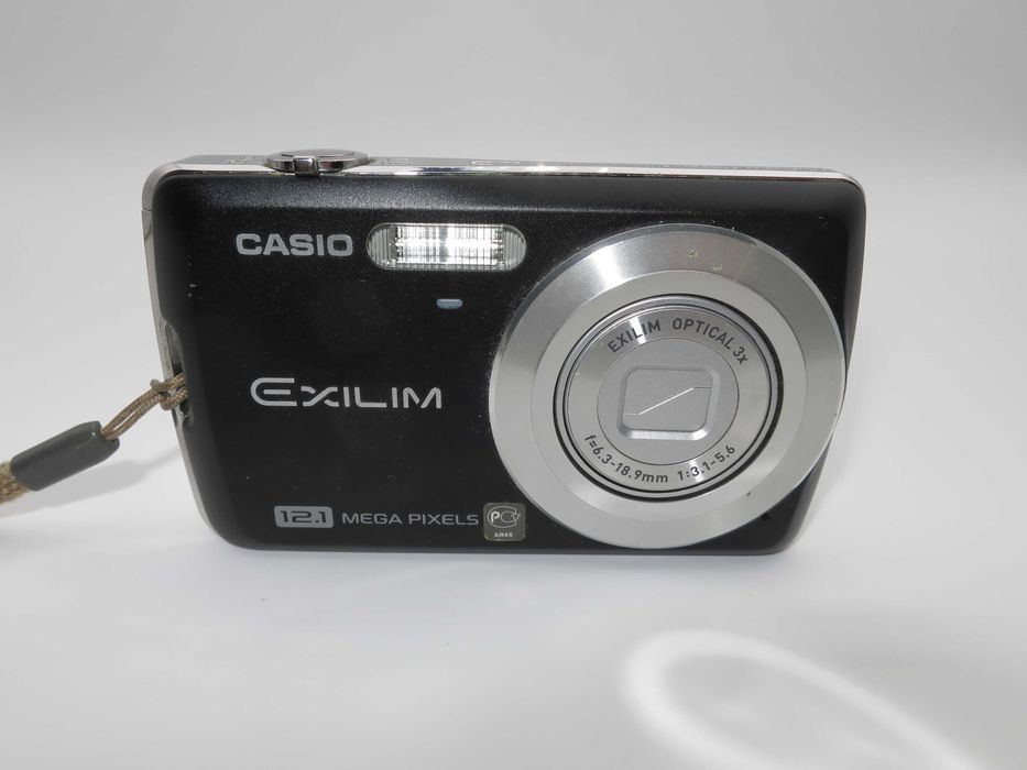 Casio EX Z35 ултра компактен цифров фотоапарат, дигитална камера, пълен комплект, в отлично състояние, работи перфектно