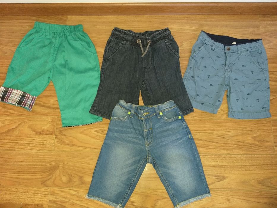 Pantaloni scurti marimea 104