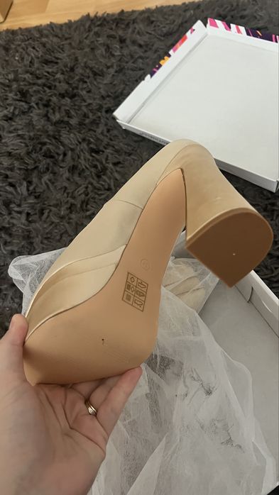 Pantofi din satin cu toc inalt si platforma