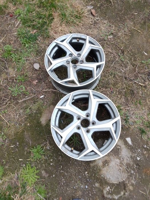 На Ауди диски 2штуки