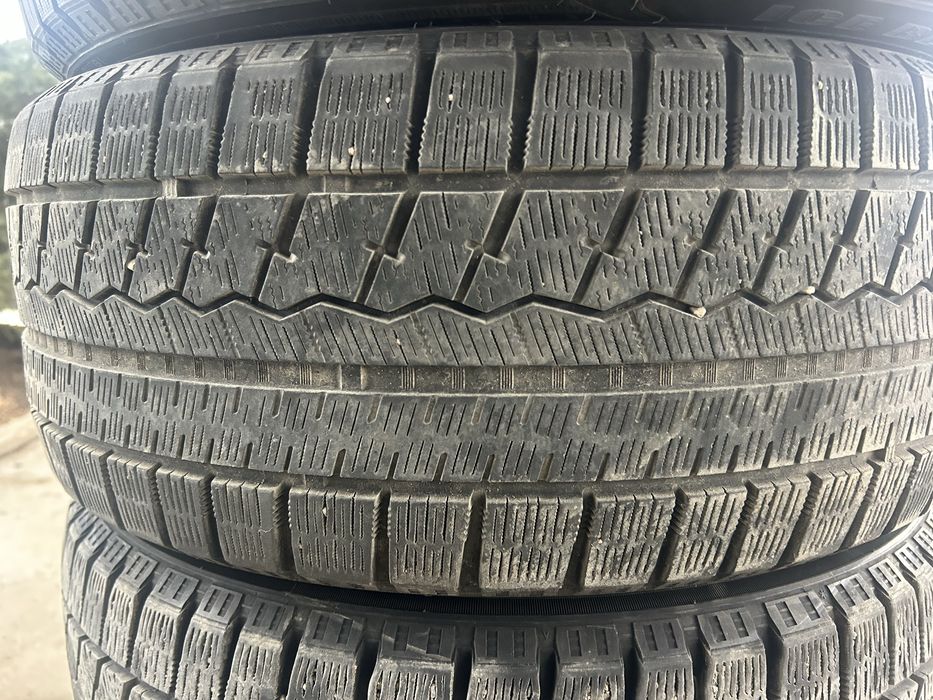 Резина на камри r18