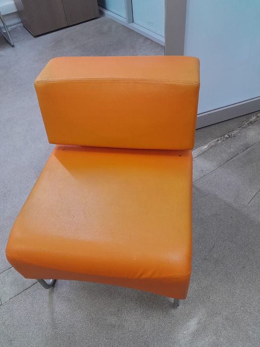 Офисные кресла оранжевые
