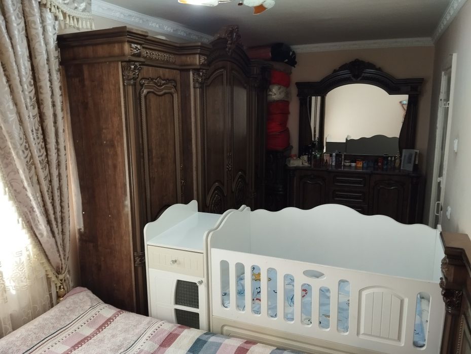 Srochna 2 honali uy sotiladi. 32.000