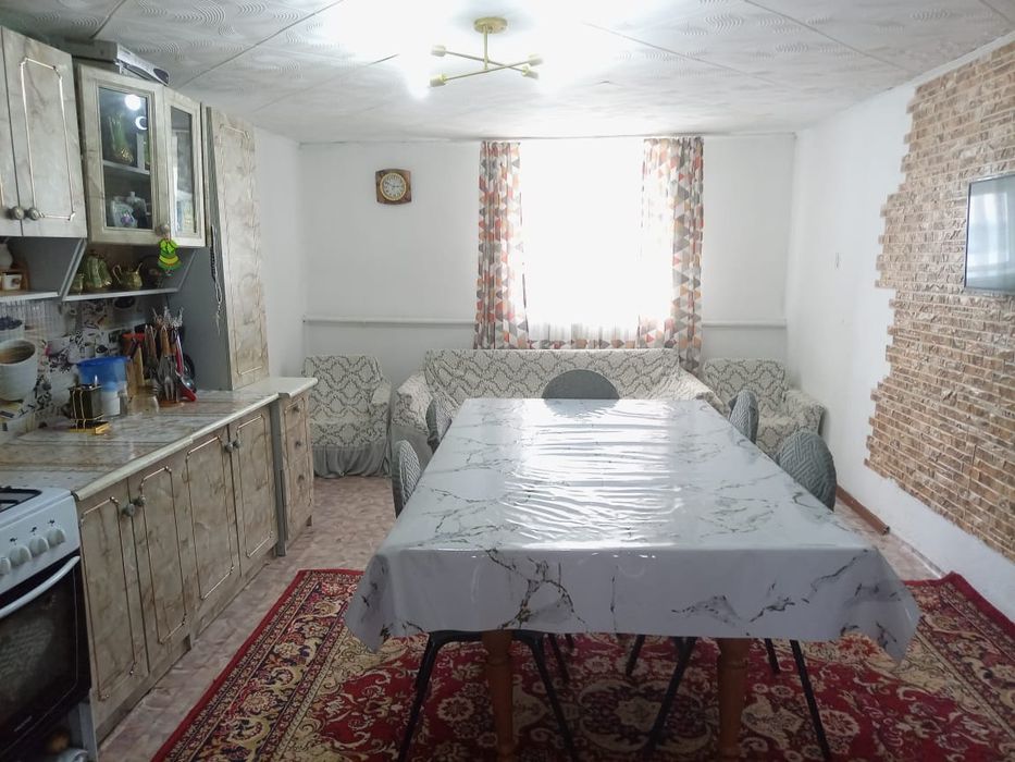 Жер үй сатылады.