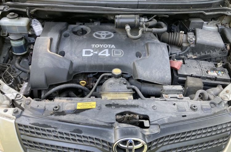 Тойота корола версо/Corolla Verso 2.0D4D 90кс 01-04г НА ЧАСТИ