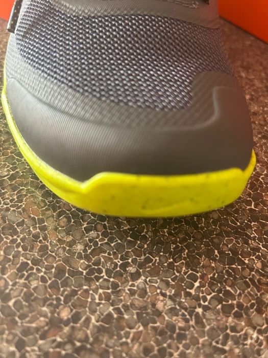 Продам кроссовки мужские