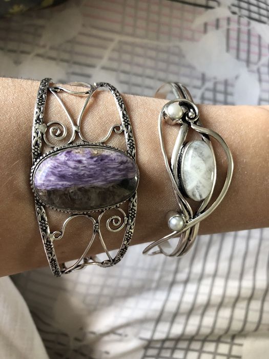 Браслет с Чароитом,Лунным камнем и жемчугом