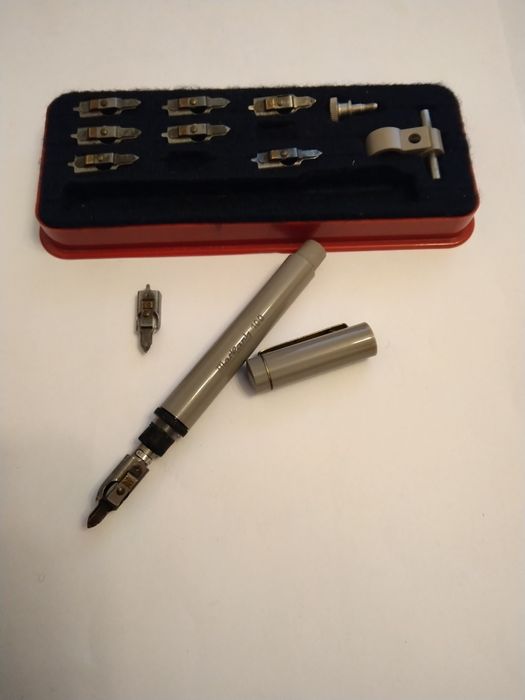 Продавам комплект немски Рапитограф за чертане с туш - Markant