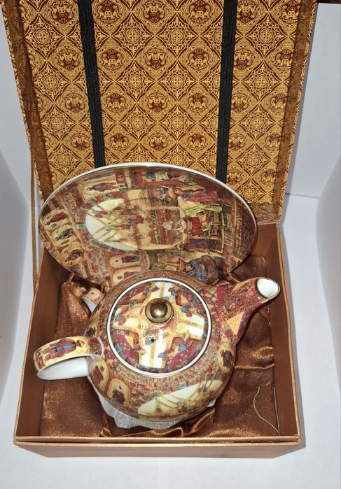 Чайник EMPIRE,фарфор