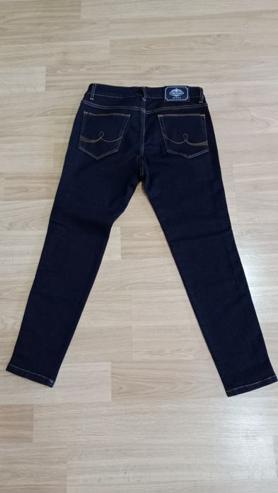 Джинсы новые  для девочек черного цвета