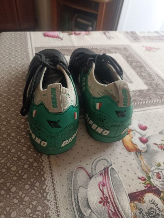 Обувь футбольная