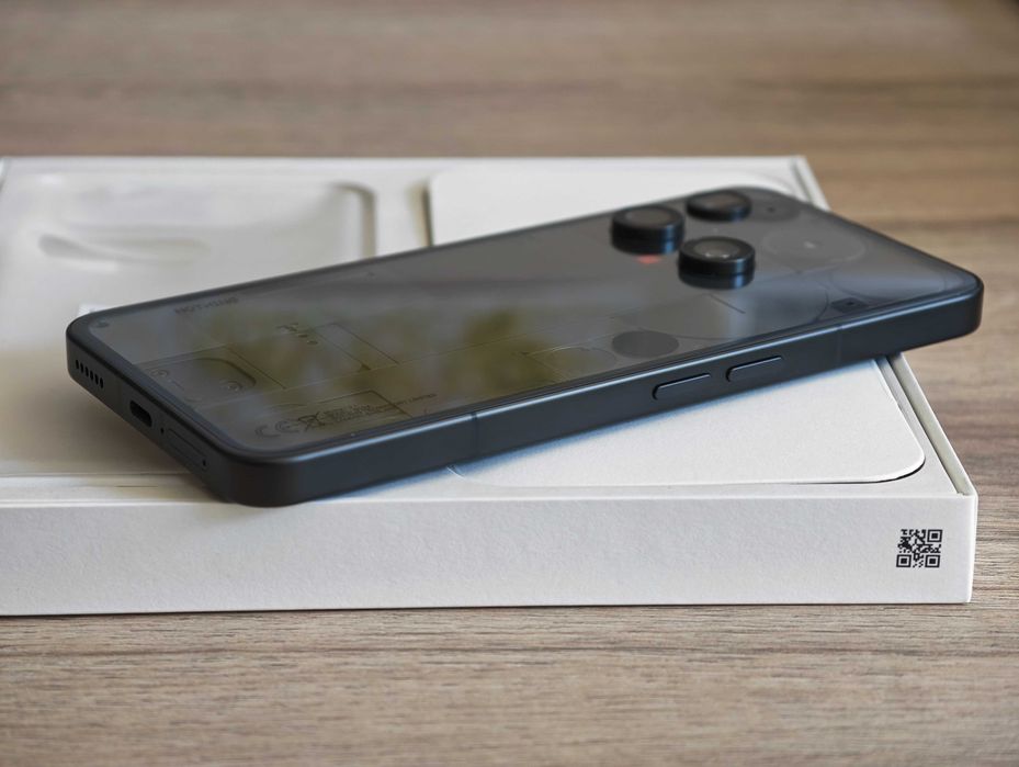Nothing Phone 3, 12/512GB Black, 4 камери 50MP черен, като нов, гаранция комплект, подходящ за подарък