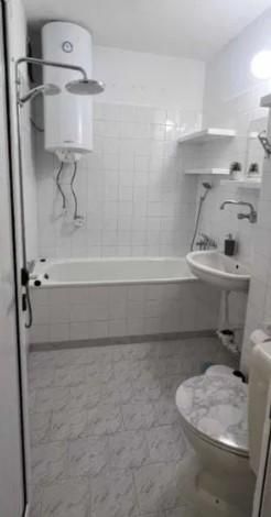 Дава се под наем Двустаен апартамент в Бургас, Лазур - 68 кв.м за 612 € - Снимка #4