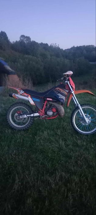 Vând sau schimb cross yamaha 250cc 2t