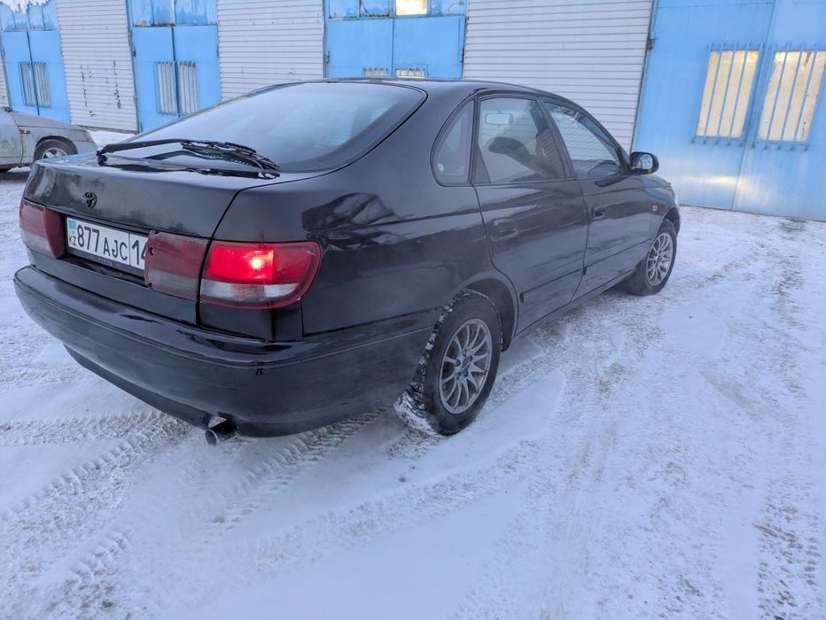 Продам Карину 1992 г. 1.6 объем