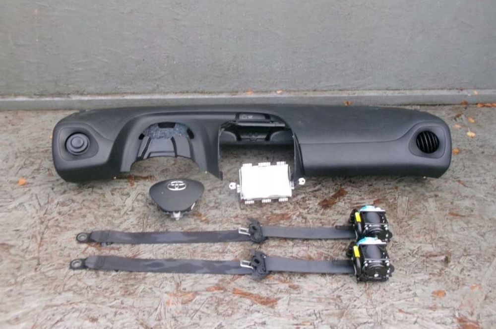 Арматурно табло колани airbag Toyota Aygo