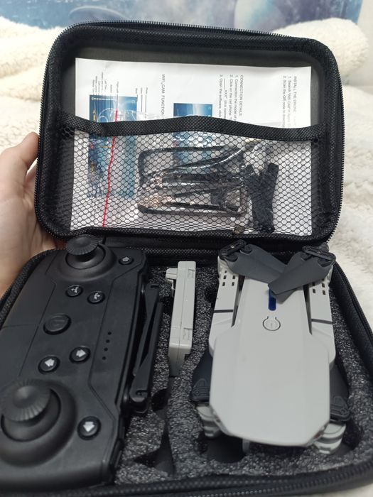 Продам квадрокоптер E88 PRO