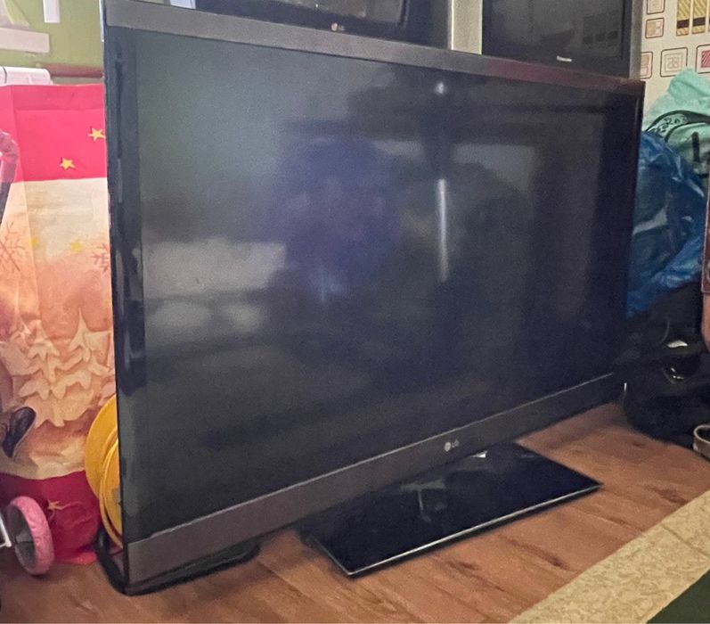 Продается телевизор  LG на запчасти