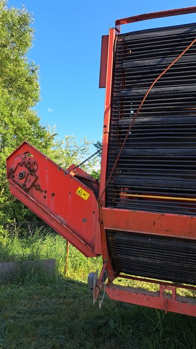 Продавам картофокомбайн GRIMME двуредов