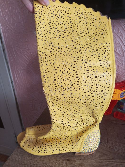 Продам женские летние сапожки