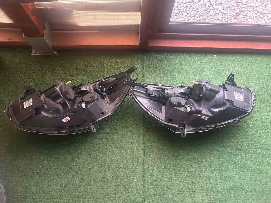 фар ляв и десен Renault Clio IV 2016-2019 г. #668SA #669SA.