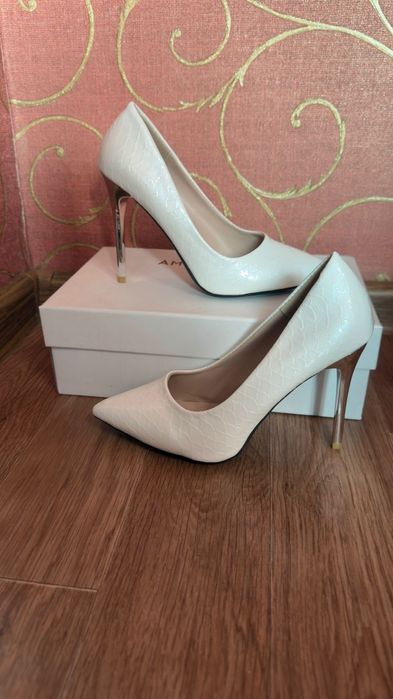 Туфли женские ..