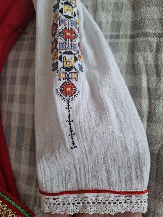 Носия за момиче 128