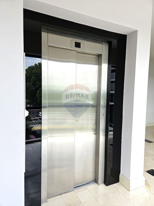 Дава се под наем Офис в Варна, Младост 1 - 50 кв.м за 400 € - Снимка #8