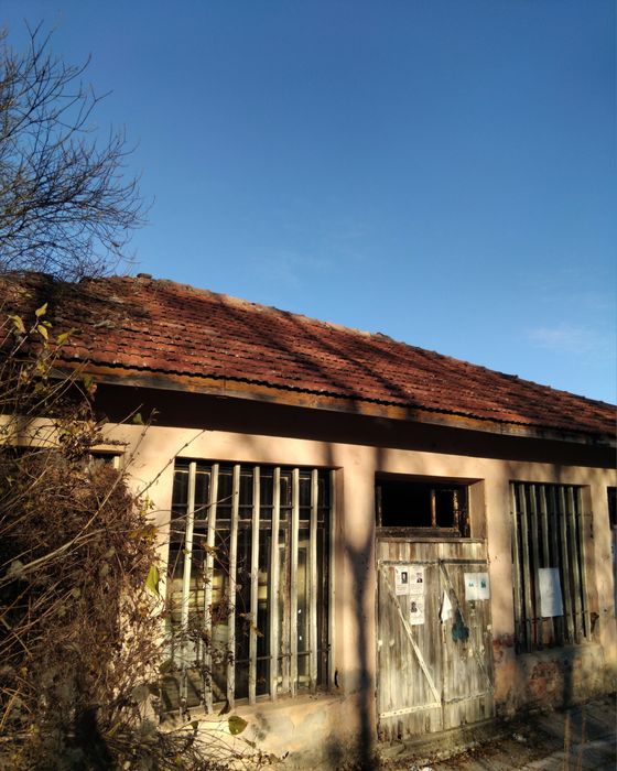Продава сграда в с.Каменичка Скакавица