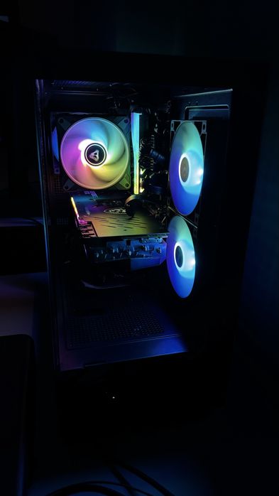 Геймърски компютър AMD 7900XT 20 GB Intel Core i5 13400f 32gb DDR5