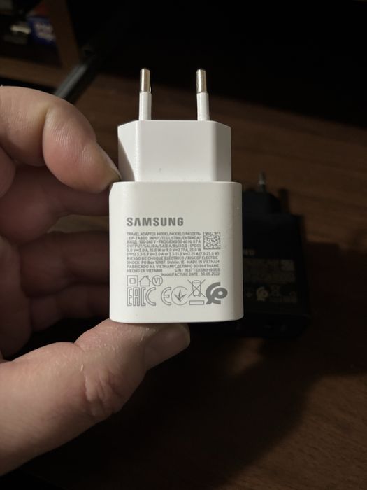 Incarcatoare Adaptoare Priza Apple, Samsung Duo si Simplu Noi!