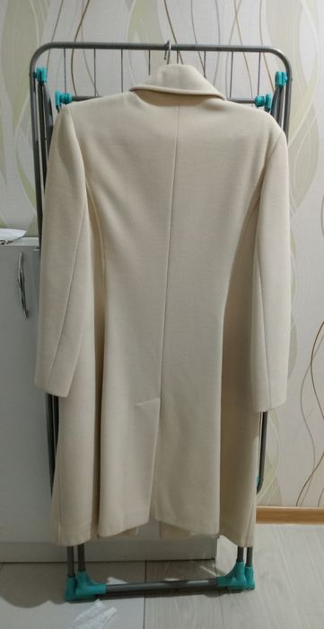 Продам пальто осеннее