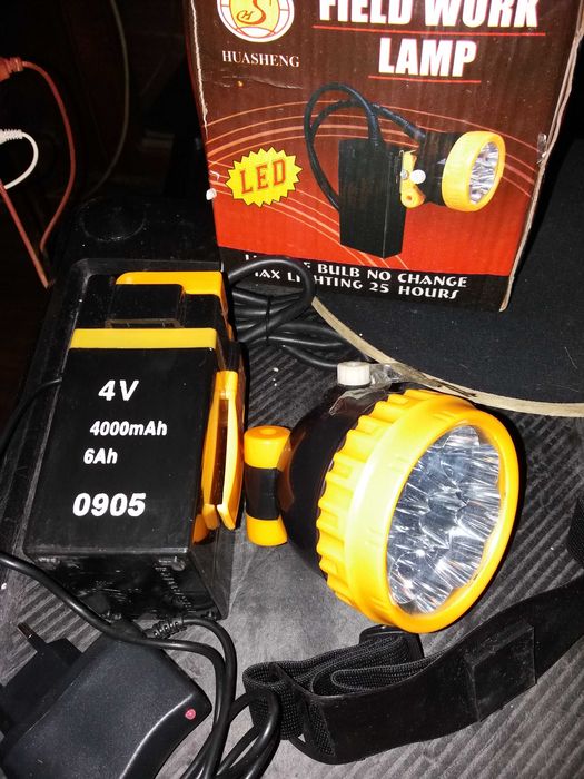 Lanterna cap 4V 6Ah 9 leduri 60 ore autonomie pana la reancarcare priza 220V frontala sau la curea, incarcator inclus. Pret 20 lei.