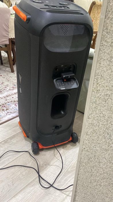 Продам колонку JBL Party Box 710