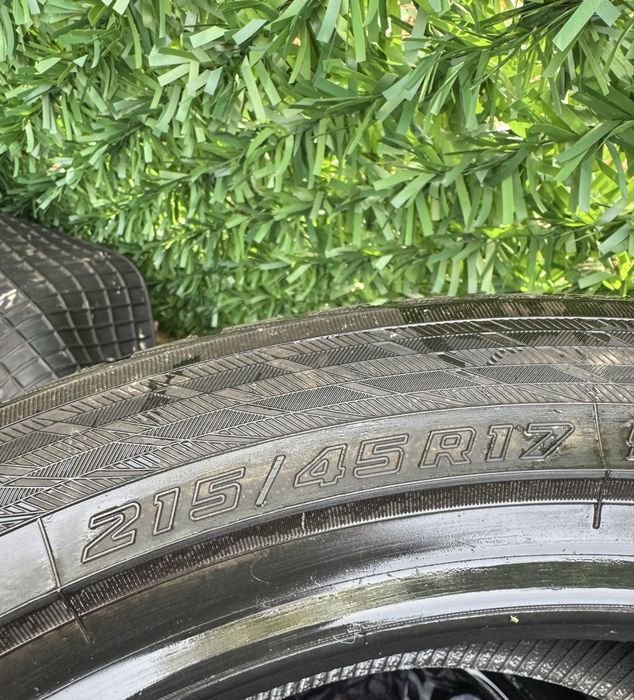 215/45/R17 Отлични зимни гуми Yokohama W drive V905
