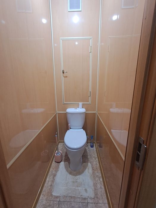 Продаю 4/4/4 на Юнусабаде-8, напротив Беллюр, не торец.