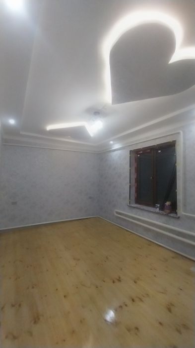 Uy sotiladi Olmaliq shaxar chanbil maxllasida