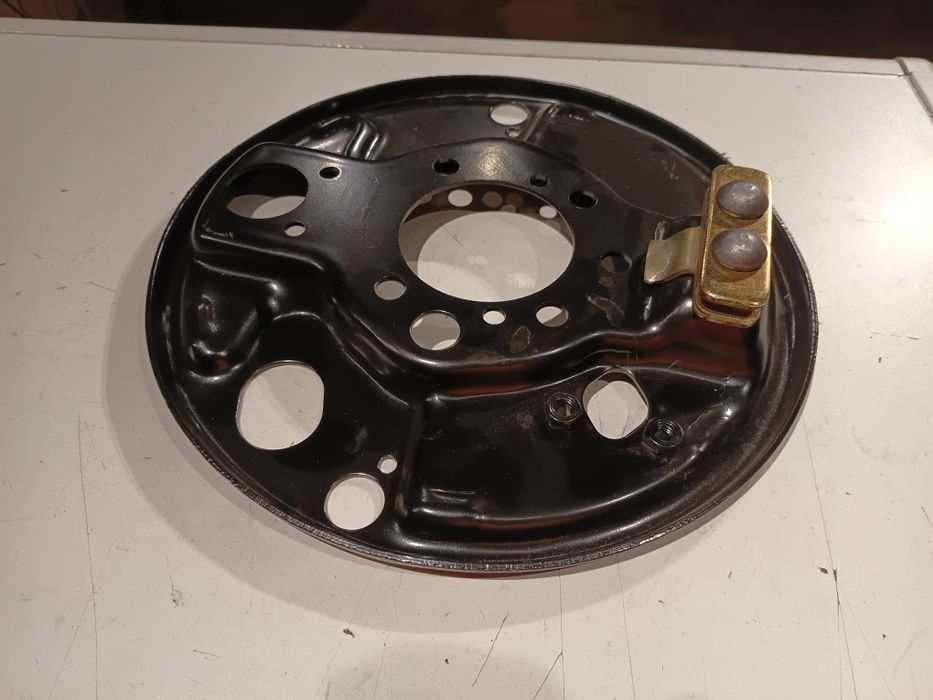 Шит опорный для тор колодок Газель