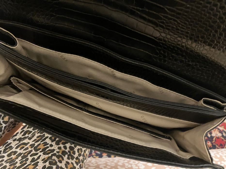 Продается новая сумка Guess оригинал