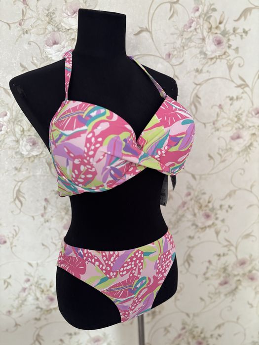 Costum de baie, sutien 95C, chilot mărimea L, nou, cu etichetă