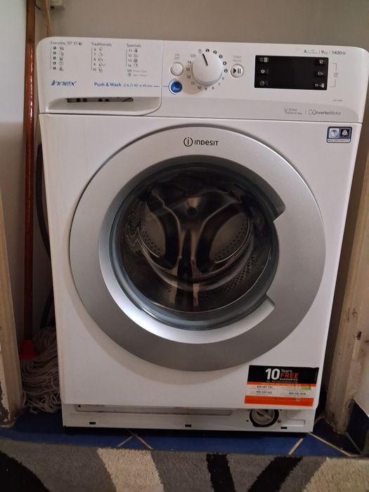 Mașina de spălat Indesit 9 Kilograme