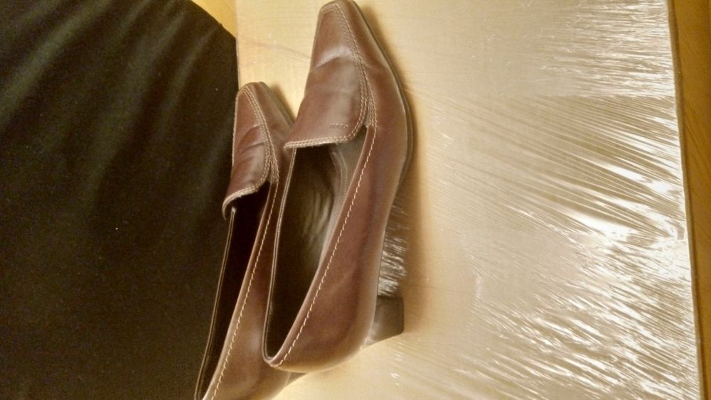 Дишащи дамски обувки Geox естествена кожа, 39 номер