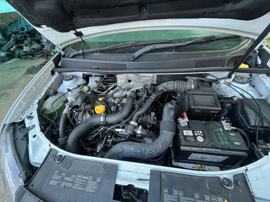 Dezmembrez dacia sandero 0.9 tce