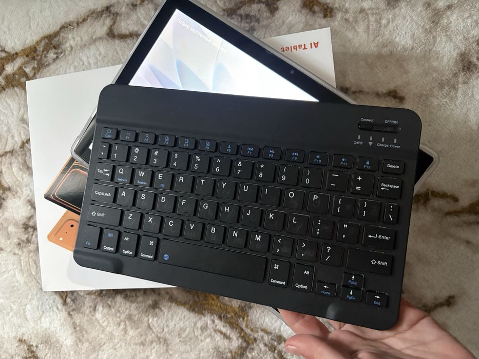 Планшет новый продам