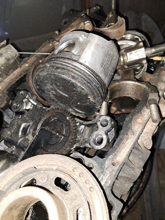 Diverse piese de motor Mazda b2500 preț negociabil