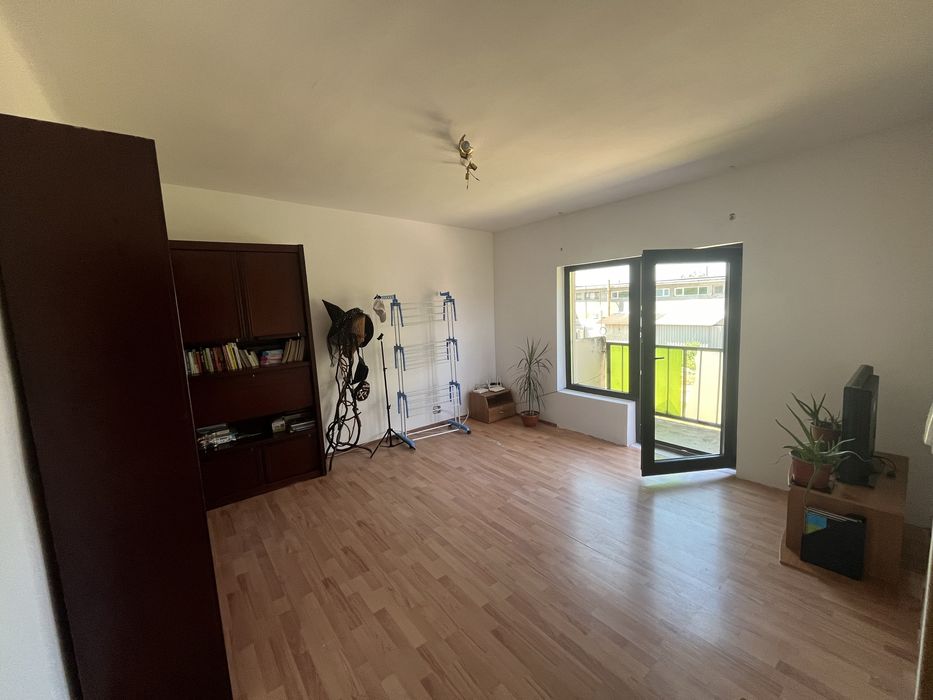 De vanzare apartament 2 camere Ghioroc
