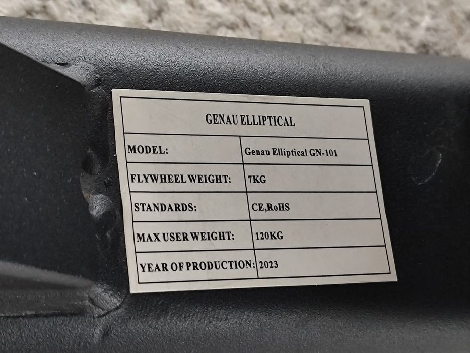 Продам элептический тренажёр.